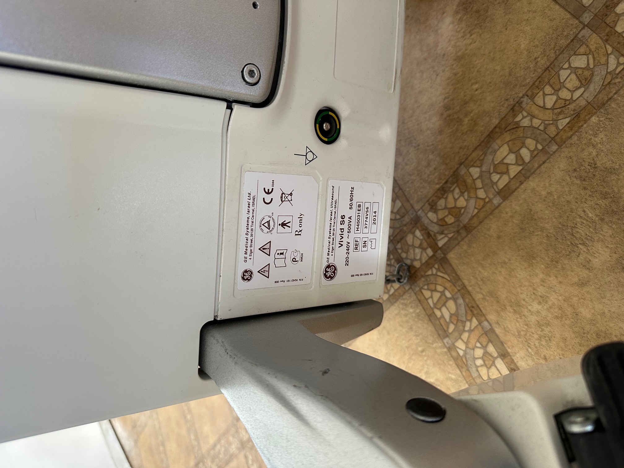 Ultrasonograf Vivid S6 2014r z głowicą M4S RS z 2023 r